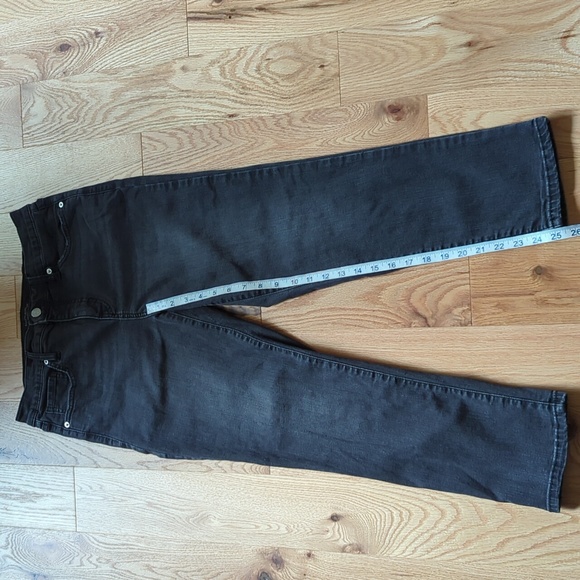 Banana Republic. High-Rise Black Slim Jean.  Petite Black Wash. Size 28/06 - Picture 7 of 9